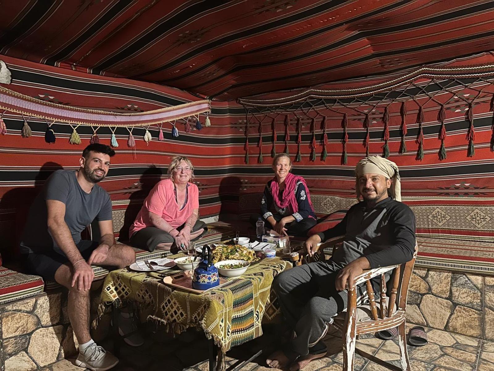 Al HayyHappy Bedouin House Petra住宿加早餐旅馆 外观 照片